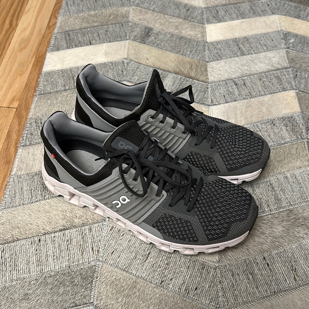 Men’s On Cloud Shoes Size 10.5